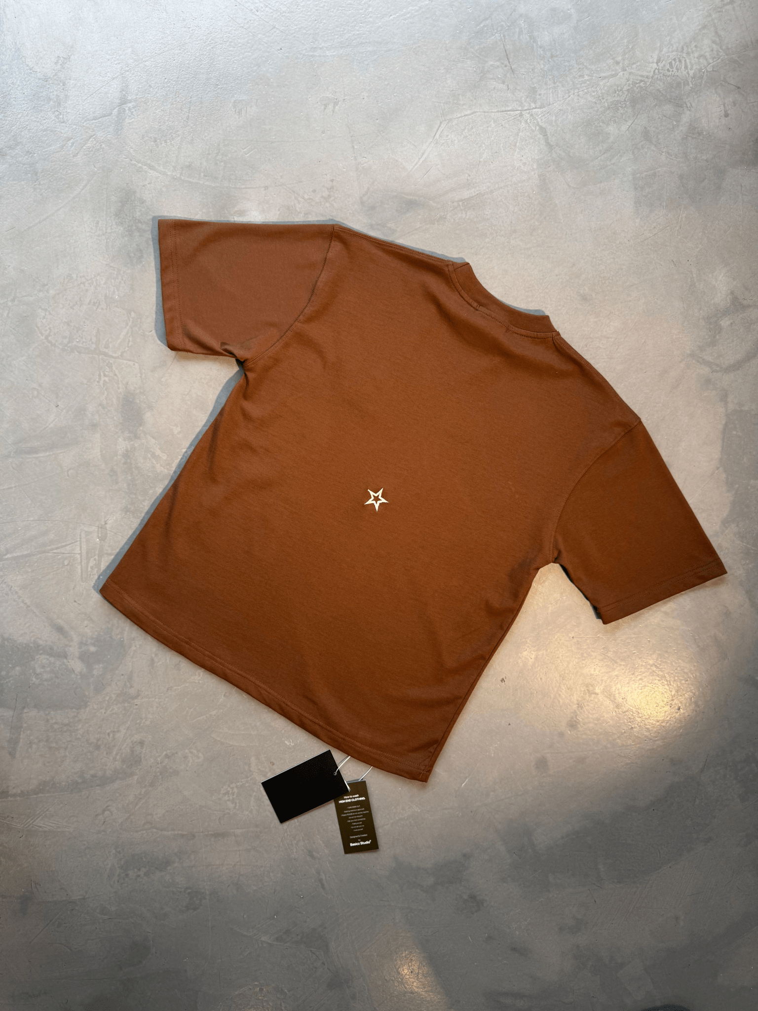 Star Tee Dark Chocolate - Basicz Studio®